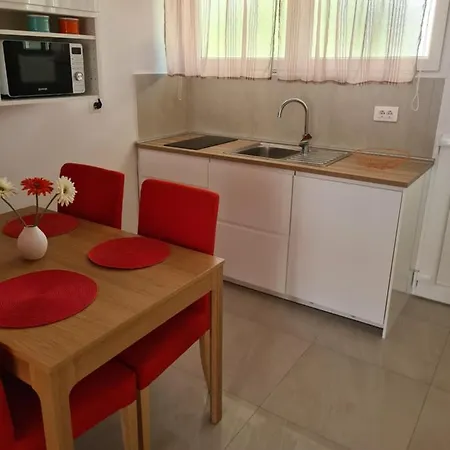 Nara Apartment Split