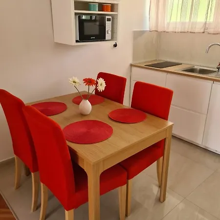Apartament Nara *